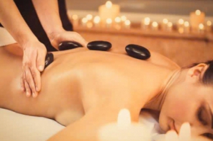 Dịch vụ massage chuyên nghiệp và chăm sóc tóc bằng thảo dược tại Đà Nẵng
